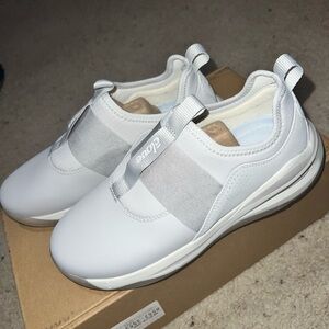 Clove Tennis Shoes SZ 8